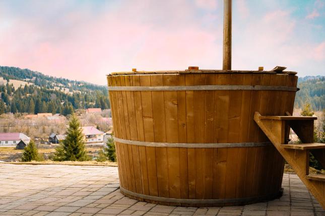 Wooden Hot Tub in West Midlands